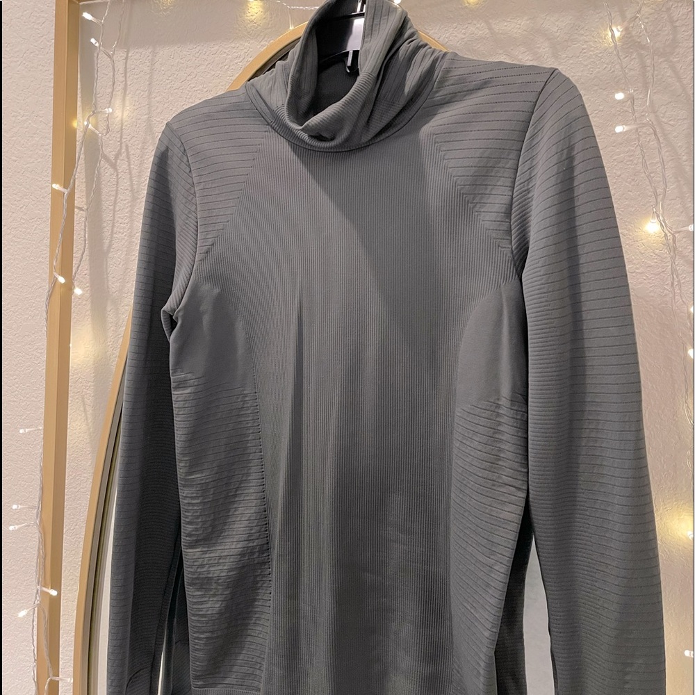Athleta Flurry Blizzard Seamless Ribbed Turtleneck